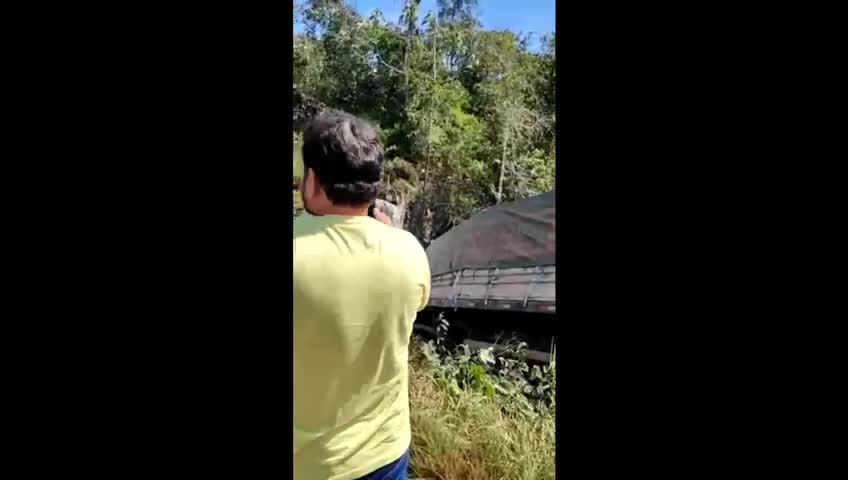Acidente vitimiza 05 pessoas de Rondonia em rodovia do Mato Grosso