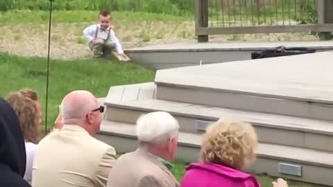 Kids add some comedy to a wedding! - Ring Bearer Fails