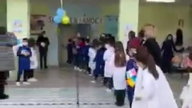 VIDEO SHOW UKRAINE REFUGEE KIDS GOING TO SCHOOL