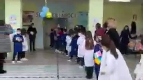 VIDEO SHOW UKRAINE REFUGEE KIDS GOING TO SCHOOL