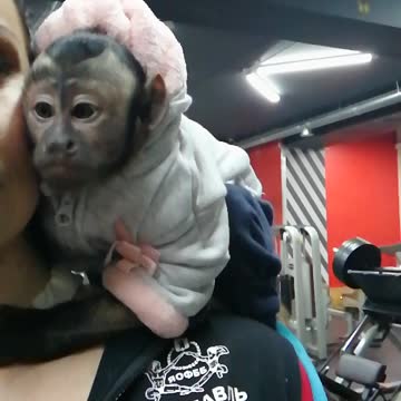 Мирон с мамой на работе