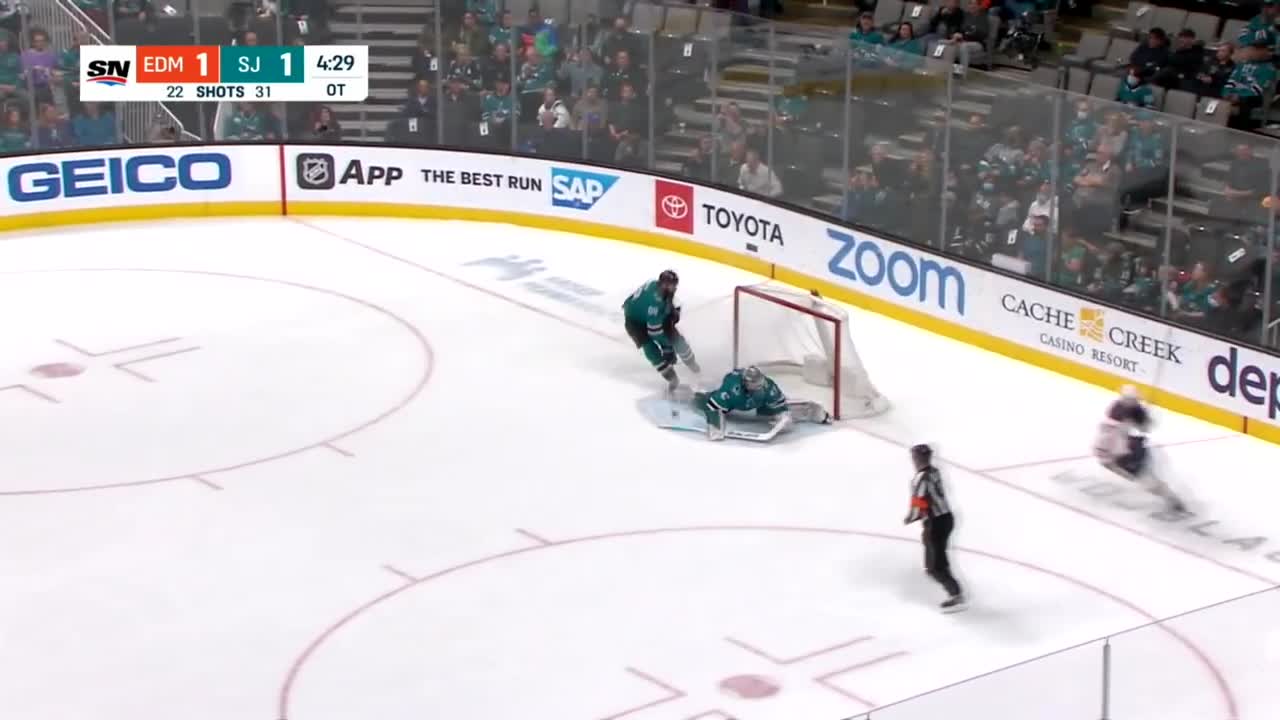 Mike Smith makes save- sends McDavid on a breakaway in OT with an assist of the year candidate