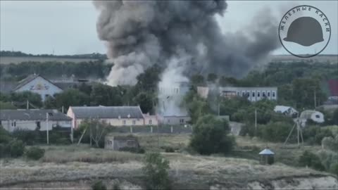 Russian FAB Glide bomb strikes in the Novaya Kakhovka area, Ukraine