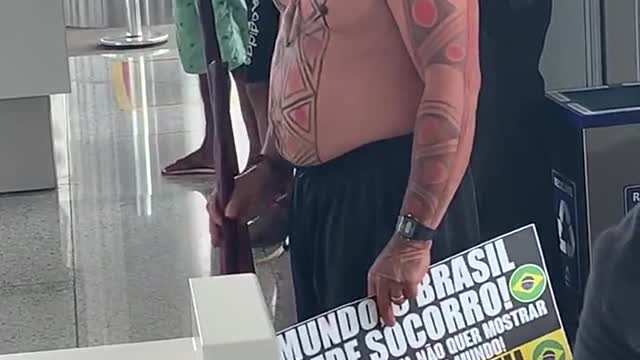 Indigenous people invade Brasília airport in protest against the Brazilian Judiciary and Congress