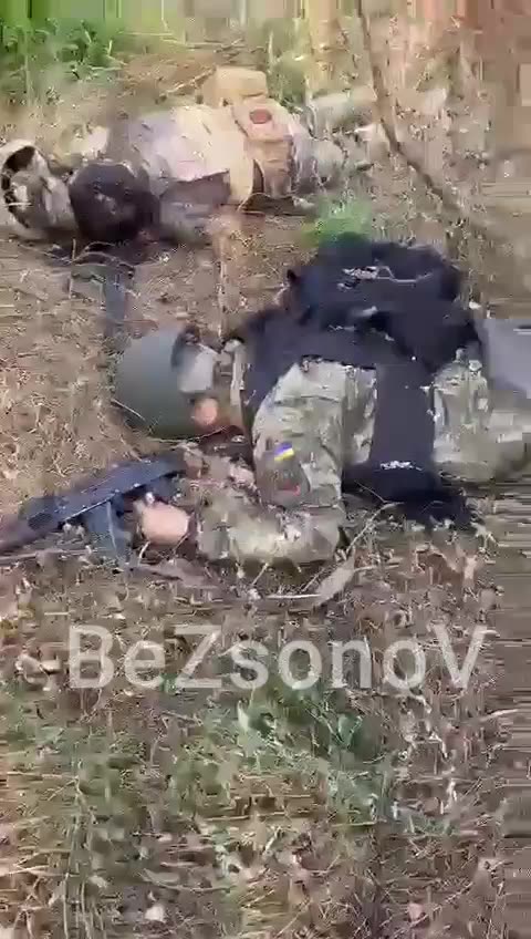 Rabotino regained their previously lost positions and mowed down many Ukrainian.