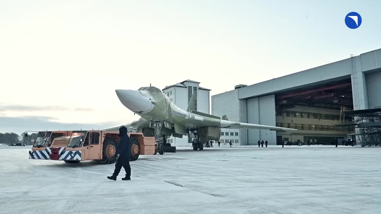 The first Tupolev Tu-160M strategic missile-carrying bomber built anew has completed factory tests