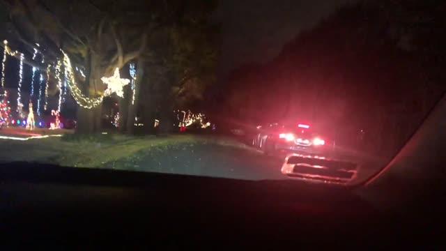Willow Glen Holiday Lights Drive Thru Part VI 12月8日2022年