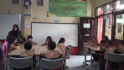 Pembelajaran sekolah dengan Sistem Pembelajaran Merdeka