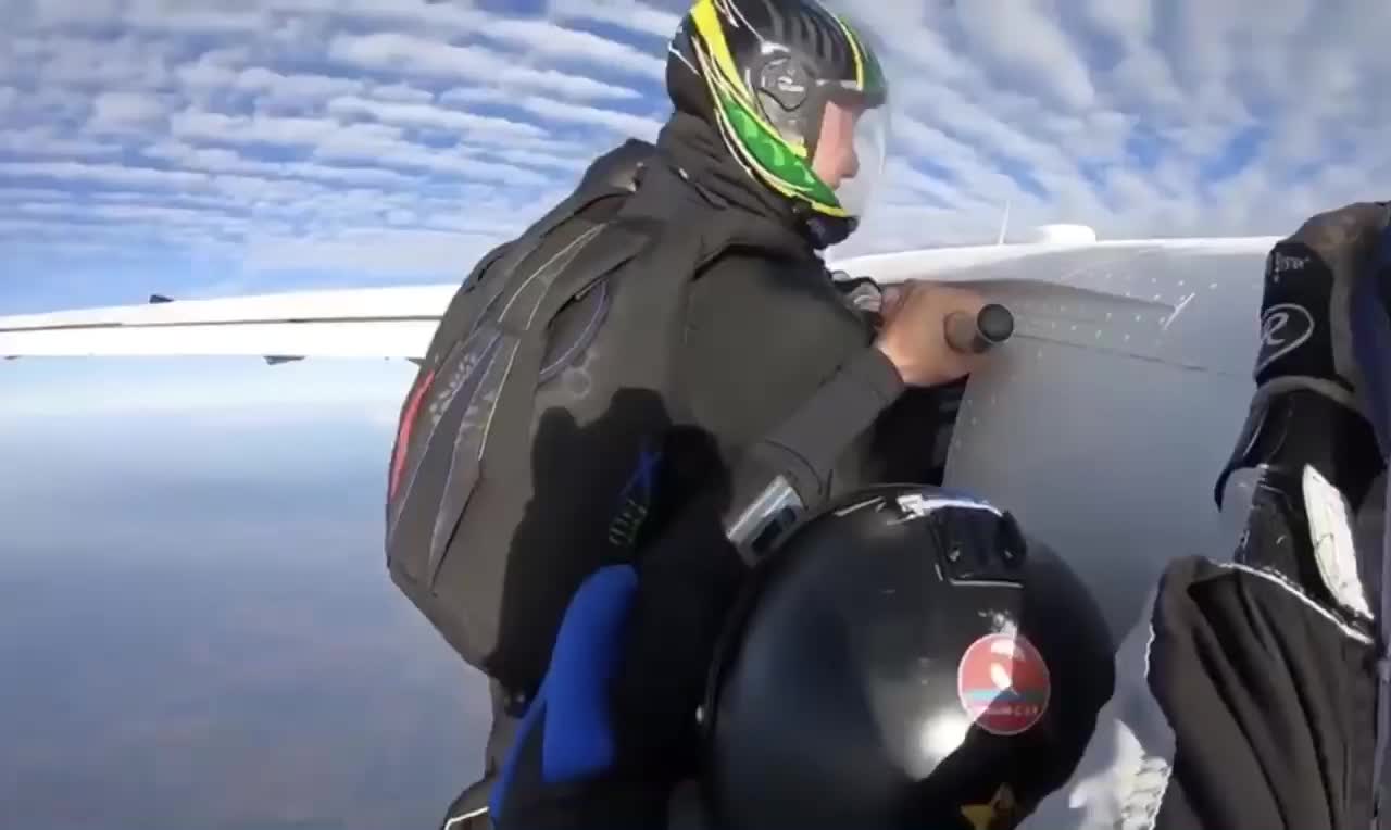 Skydiving over Boituva