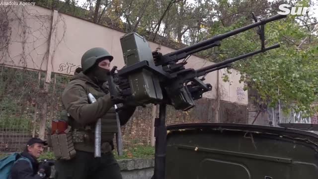 Ukrainian troops make anti-aircraft machine gun to destroy drones in Mykolaiv