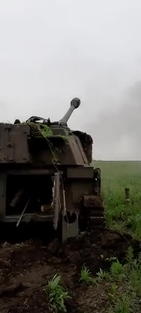 Massive 155mm Gun Fires on Russian Positions