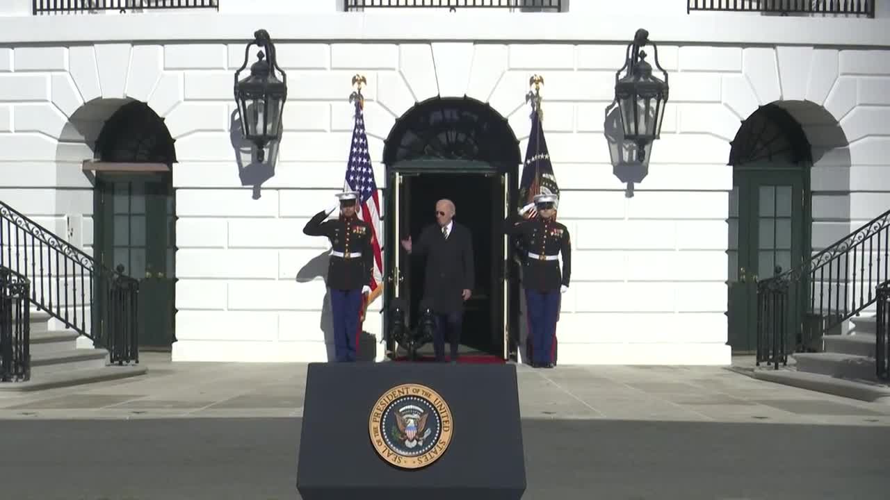 Biden pardons Thanksgiving turkeys at White House ceremony