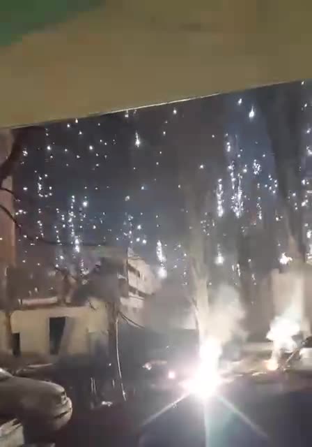 Footage of Russian Phosphorous Shells Exploding over Ugledar