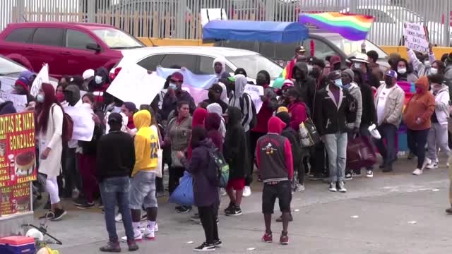 'We are not criminals,' say migrants protesting Title 42