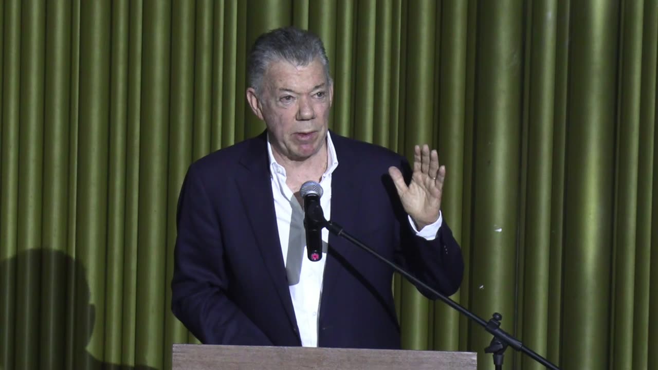 Juan Manuel Santos hace reparos otra vez a la paz total de Petro