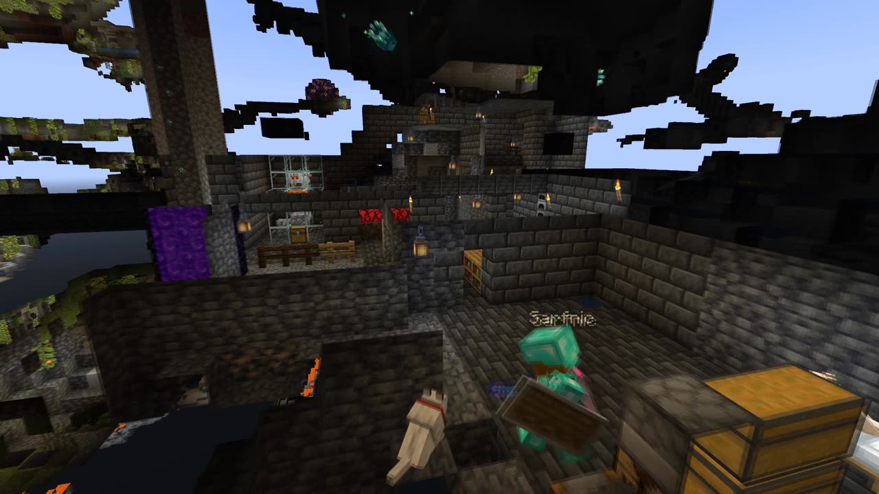 We raided an enemy base in Minecraft!