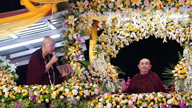 တရားတော်(၂)၊ "မိုင်းဖုန်းဆရာတော်"ဘုရားကြီး။