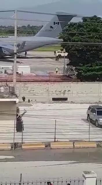 Canadian Armed Forces plane landed in Port-au-Prince with just over a dozen armored vehicles