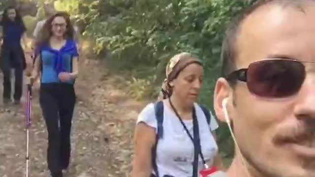 Videoya selfie pozu veren masum kadim dostlarım