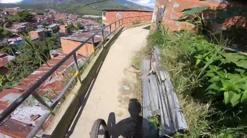 CRAZY URBAN MTB DOWNHILL TRACK - FULL RACE RUN!