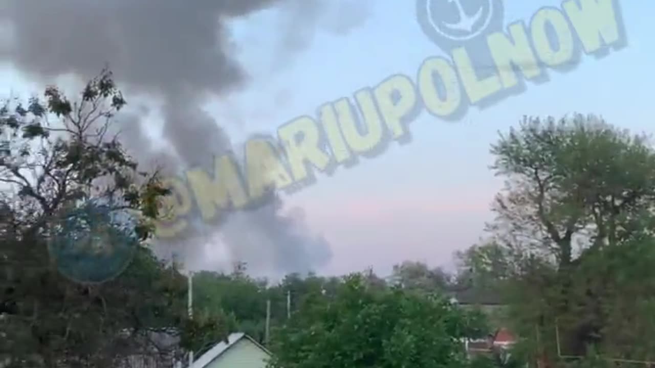 💥Mariupol region, local residents report explosions in the city and surrounding settlements.