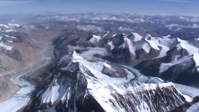 Aberdeen man climbs Mount Everest