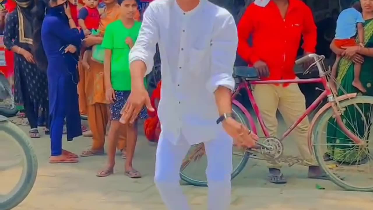 #shortvideo #funnyvideo 😂 crazy dance in public 😂ll #shorts #youtubeshorts #shortvideo #funnyvideo