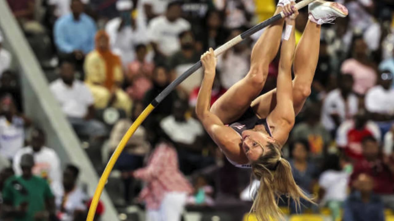 Molly Caudery wins Continental Tour pole vault title.