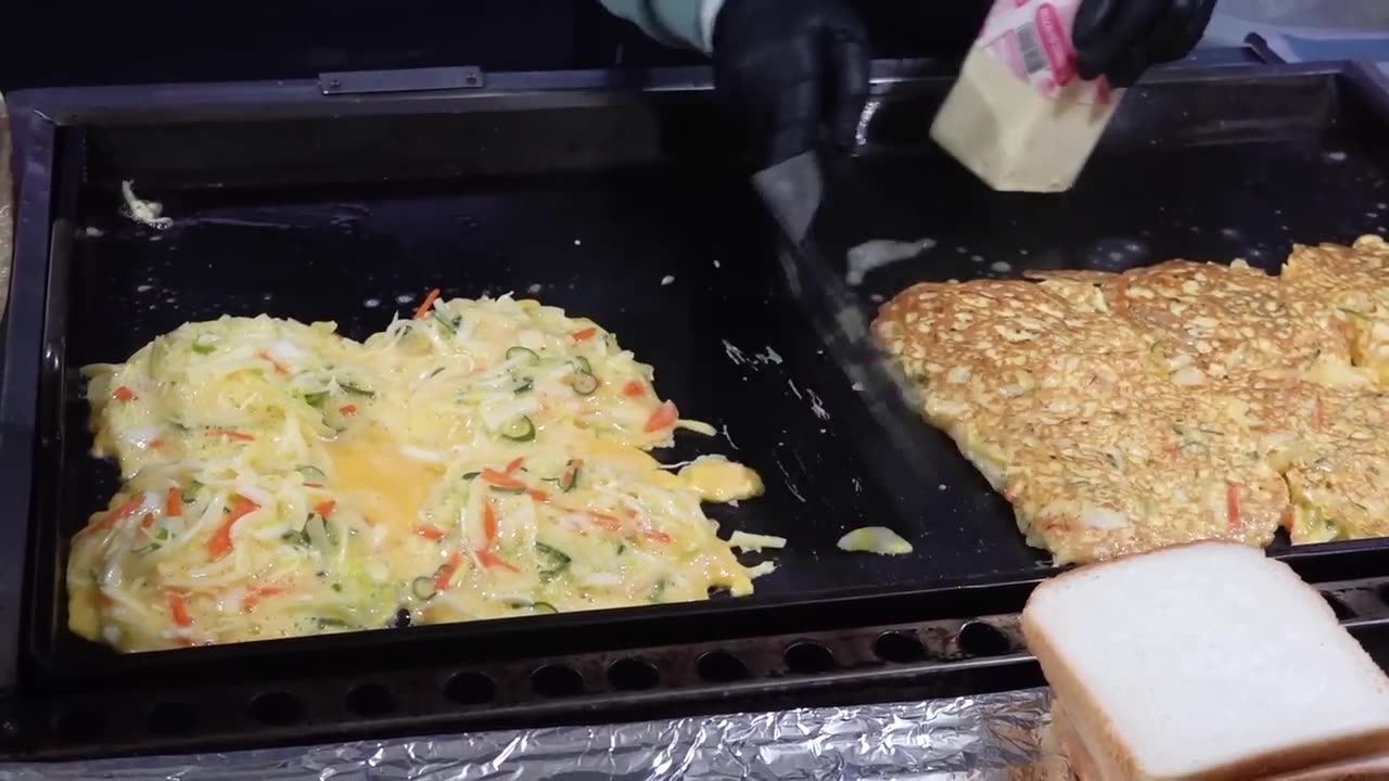 Street Toast Master who Only Sells for 3 Hours in the Morning? Myeongdong Toast - Korean street food