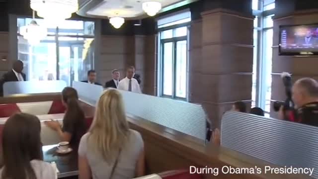 Obama*SurprisesPeople in Local Restaurant