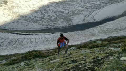 Trekking in kashmir