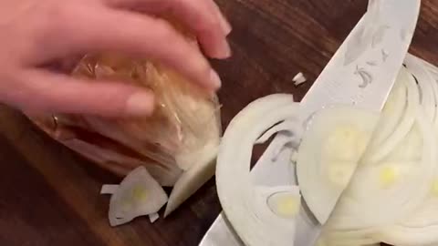 Right Way to cut onion