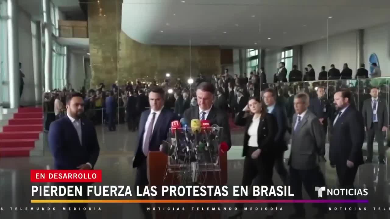 Pierden fuerza las protestas contra los resultados electorales en Brasil | Noticias Telemundo