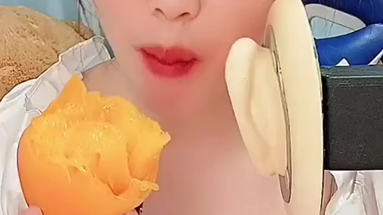 ASMR - EAT SOME FRUIT