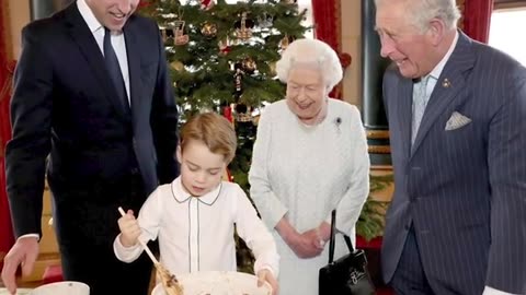 Wow! Kate Middleton has left her family for the Queen! 😱