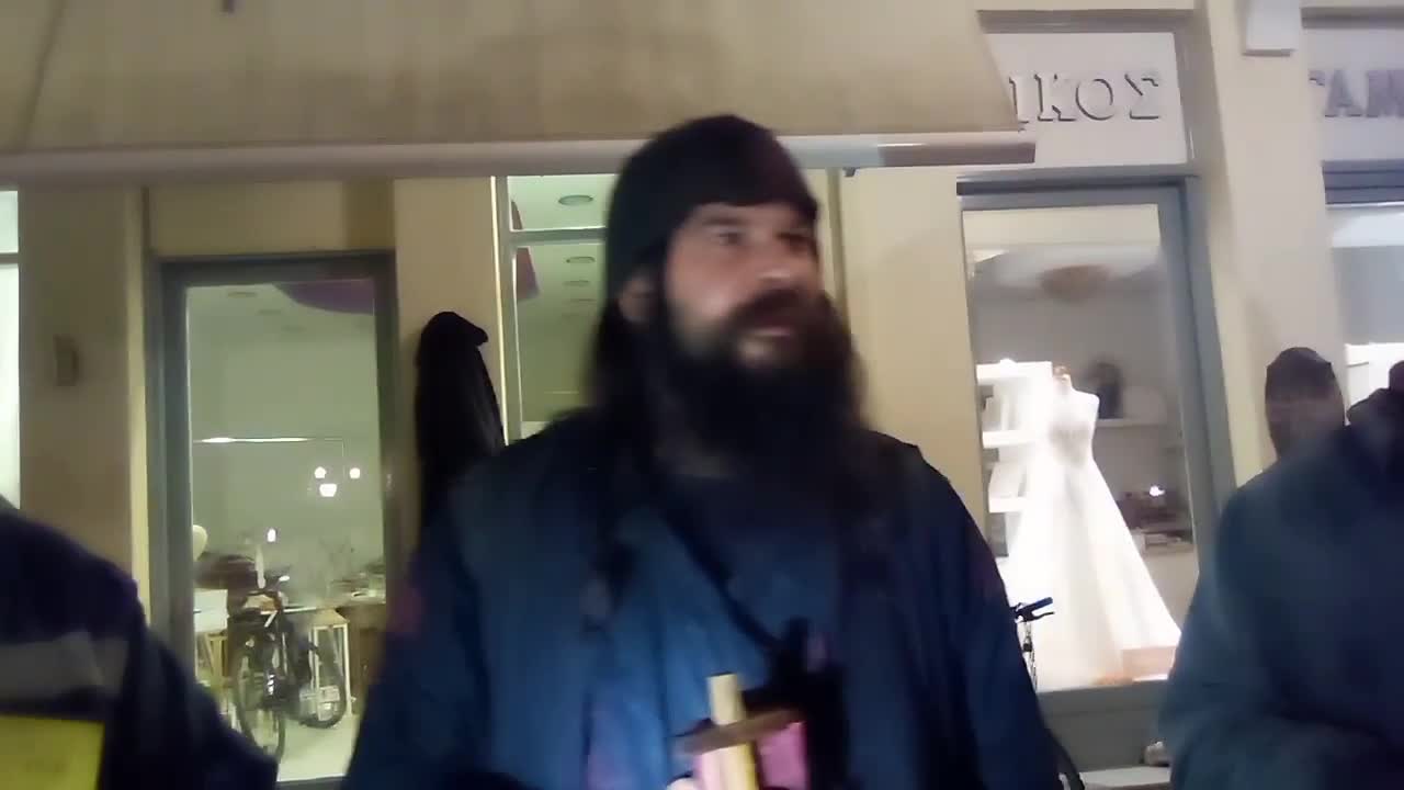 Ο ΠΡΟΠΆΠΠΟΣ ΜΟΥ ΔΕΝ ΚΡΑΤΑΓΕ ΟΜΠΡΈΛΑ