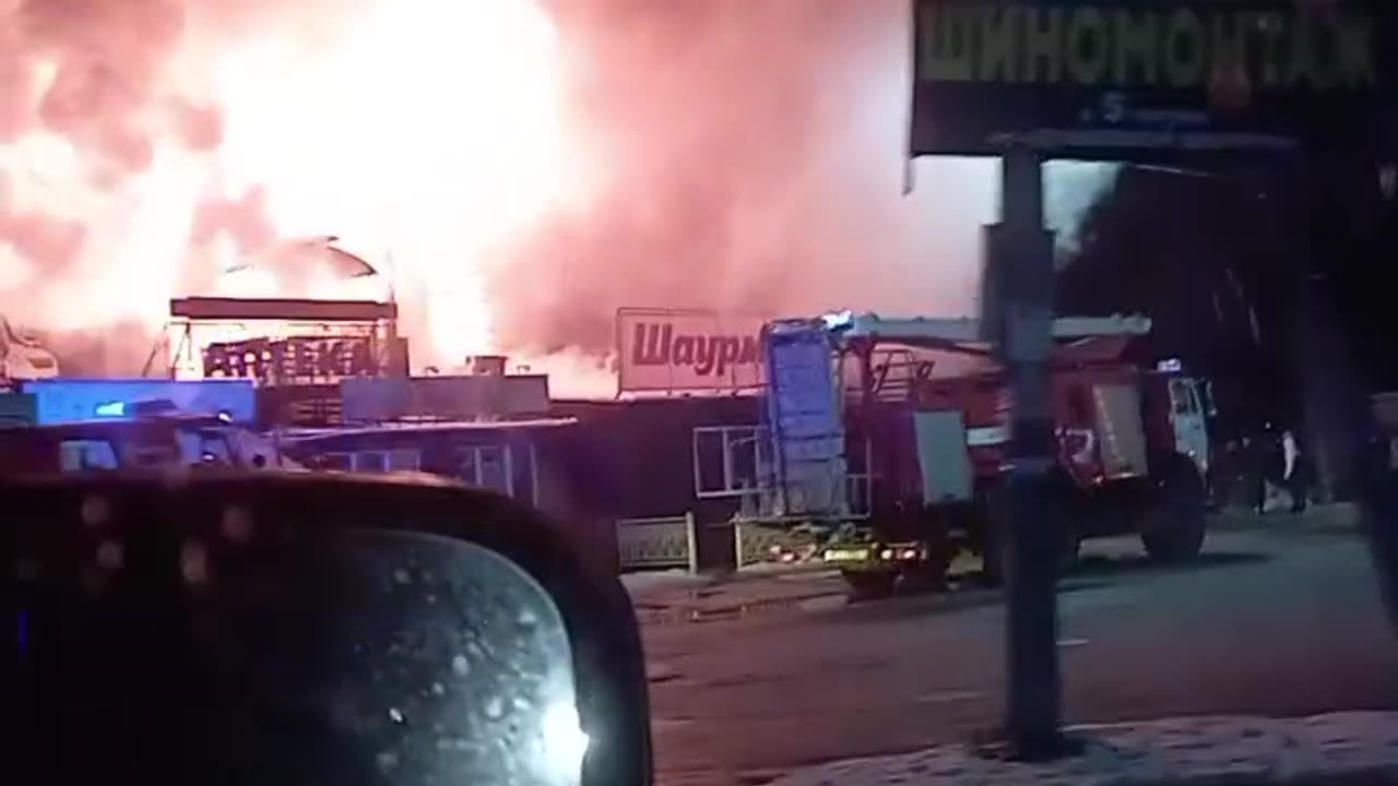 fire in a building with hotels and shops in the village of Novye Darkovichi of the Bryansk region
