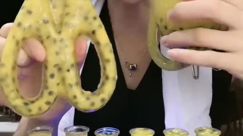 ASMR ICE EATING SOUUUNND