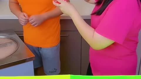 Ice cream challenge! 🍨 chocolate cake vs lemon juice