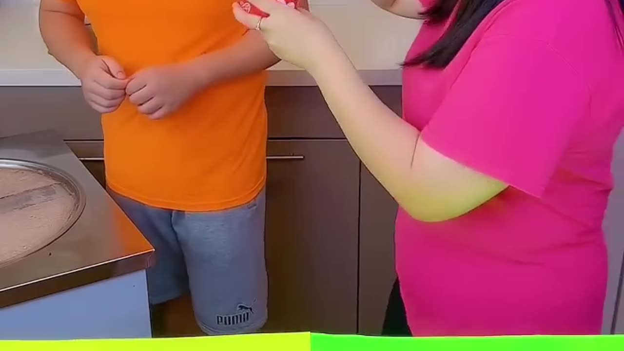 Ice cream challenge! 🍨 chocolate cake vs lemon juice