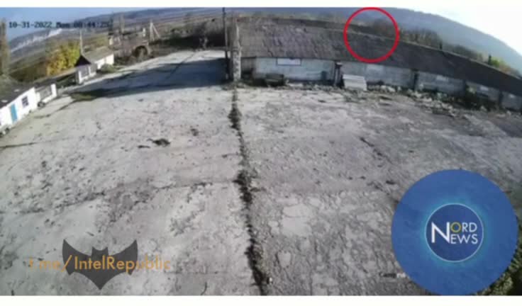 Russian missile SHOT DOWN by Ukrainian air defense over the town of Naslavcea