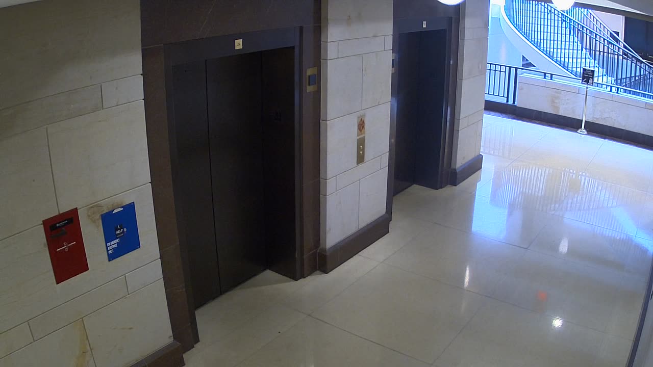 7050CVCLLElevator24-25Lobby_2021-01-06_11h43min06s880ms.mp4