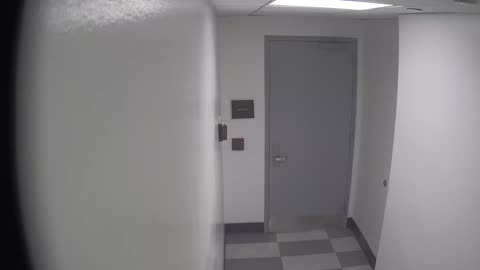 6141RHOBG1G101DStairwayLobbyEntry_2021-01-06_12h40min03s257ms.mp4