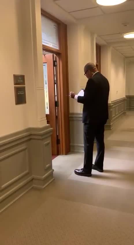 Texas AWOL Dems get Served their Warrants