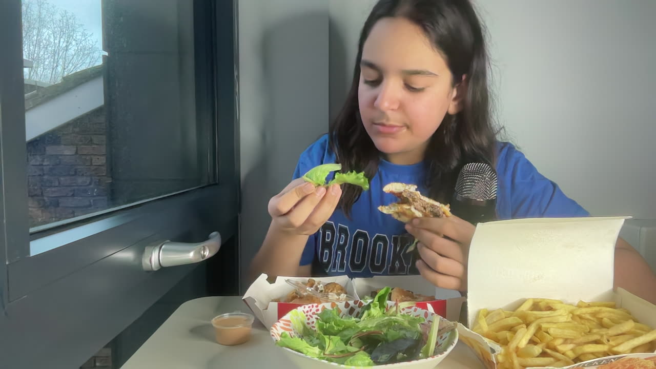 Half pounder and fries | Fried Chicken | ASMR Mukbang