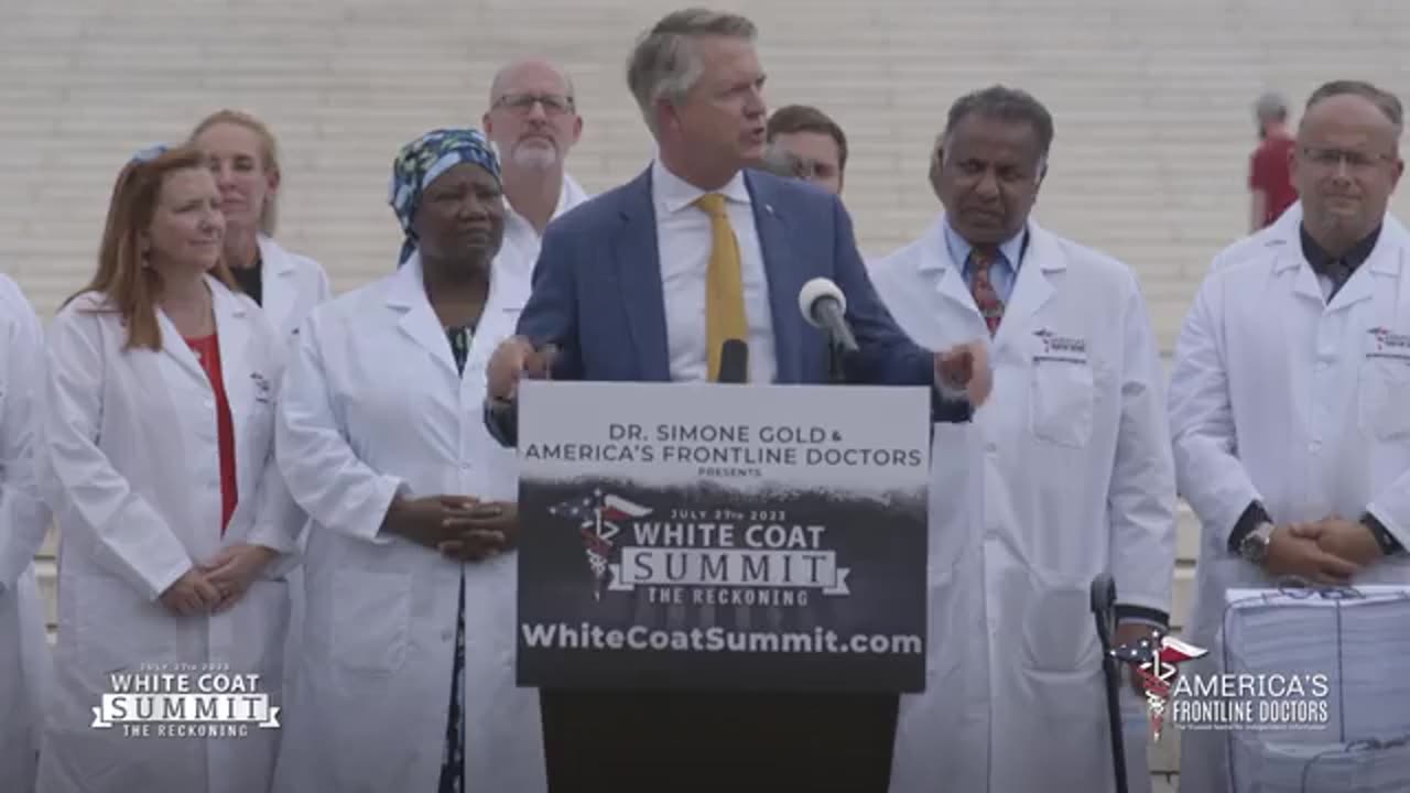 BREAKING: Physicians and members of Congress gather at the Supreme Court of the United State