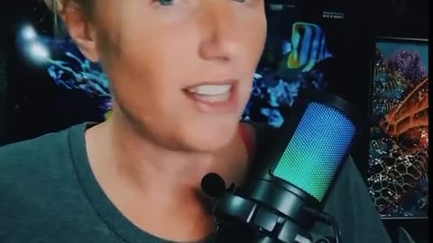 Oprah wants YOU to send MONEY to MAUI