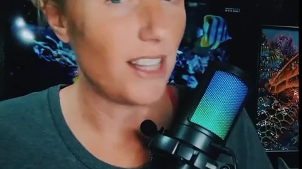 Oprah wants YOU to send MONEY to MAUI