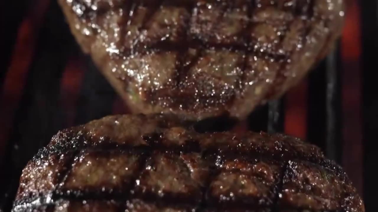 How Salt Bae Masterfully Serves Steak: A Step-by-Step Guide