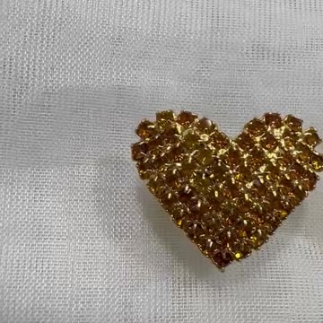 18KGP Heart Shape Post Earrings. Made with Swarovski Crystals. Rare Find. Party.